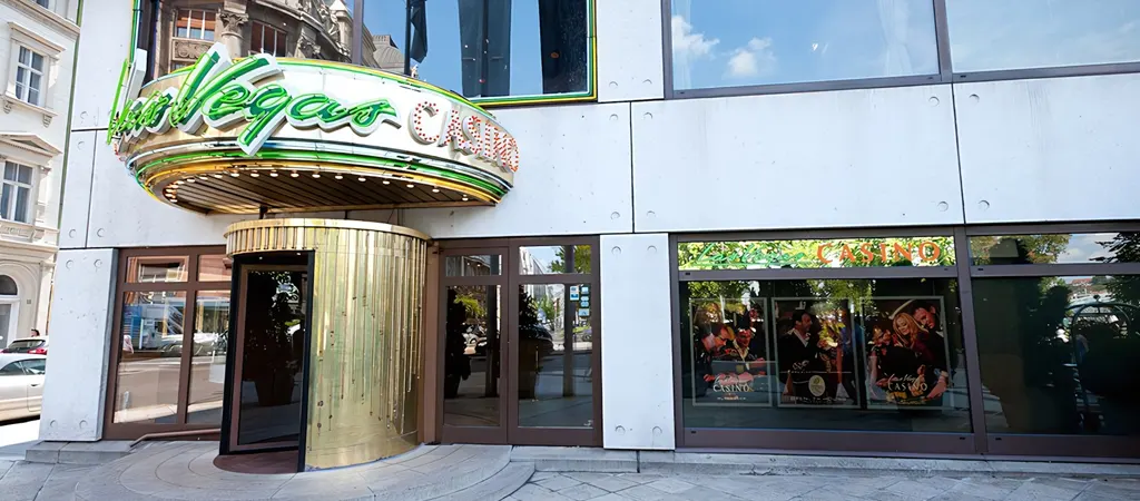 Las Vegas Casino Sofitel Budapest, elegáns földi kaszinó a Lánchíd mellett, prémium játékélménnyel és luxus környezettel